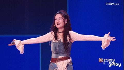 瓣人说张月和陈瑶麦一晚上都没有者来女和张慧雯这一个拥抱好嗑，怎么看？者来女淘汰时