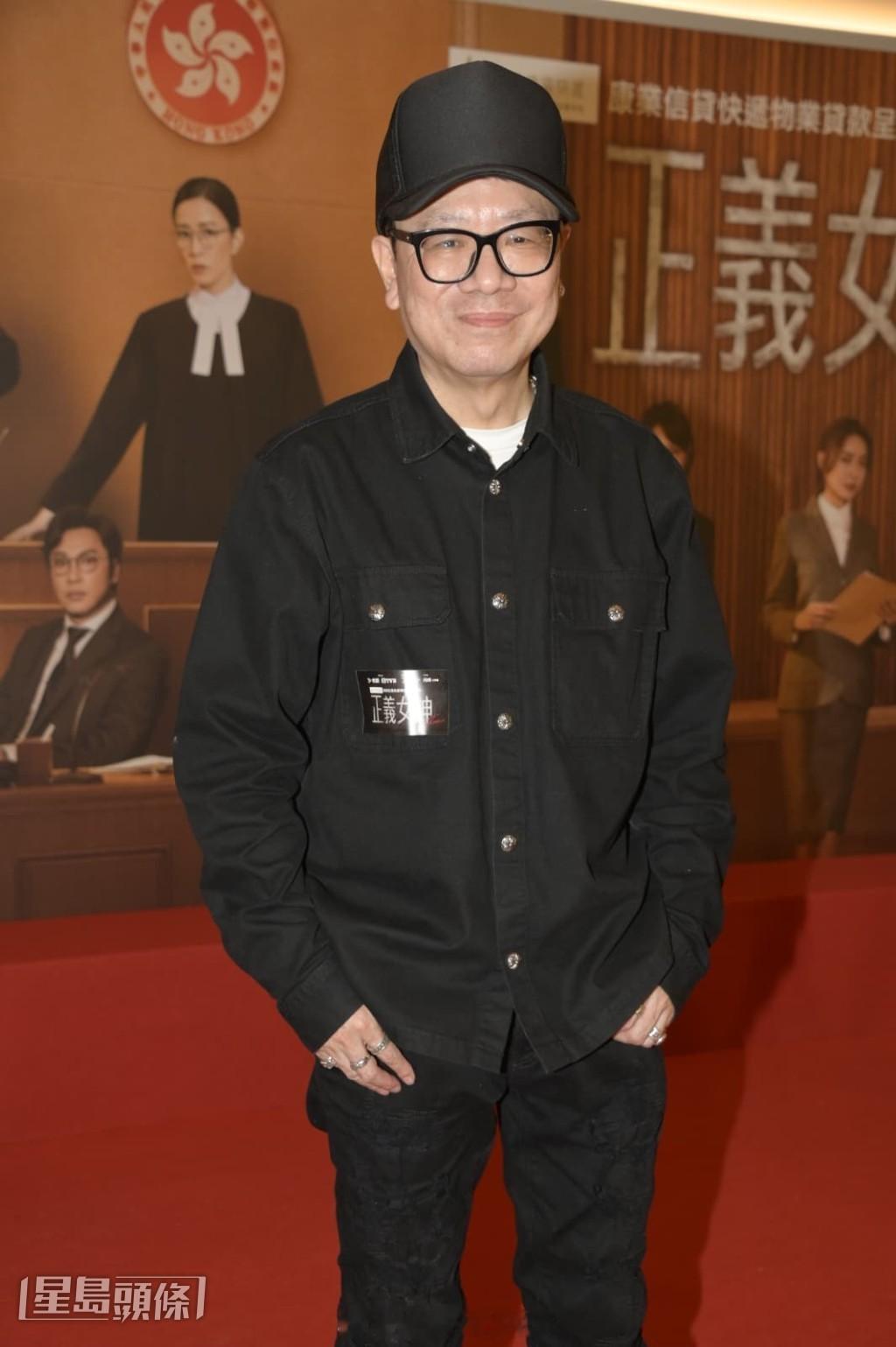 星岛：钟澍佳回应被杂志爆料入住亿元豪宅：多年向来衣着光鲜 计划五月底开拍《模范律