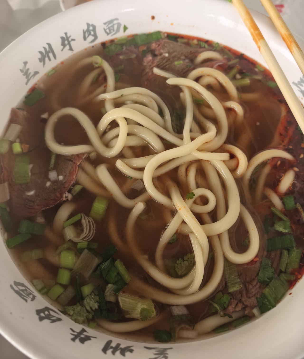 春日生活打卡季其实春天的美好就是一碗面。歧山䏴子面，山西刀削面是日常首选，但车行