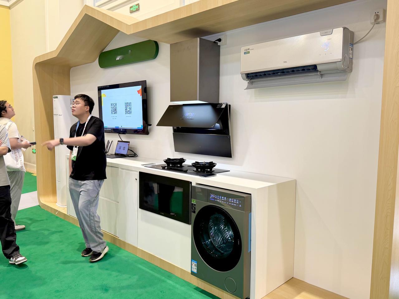 逛了下今年HDC 2026的开源鸿蒙展区，覆盖的品类是越来越多了，拿鸿蒙家电来说