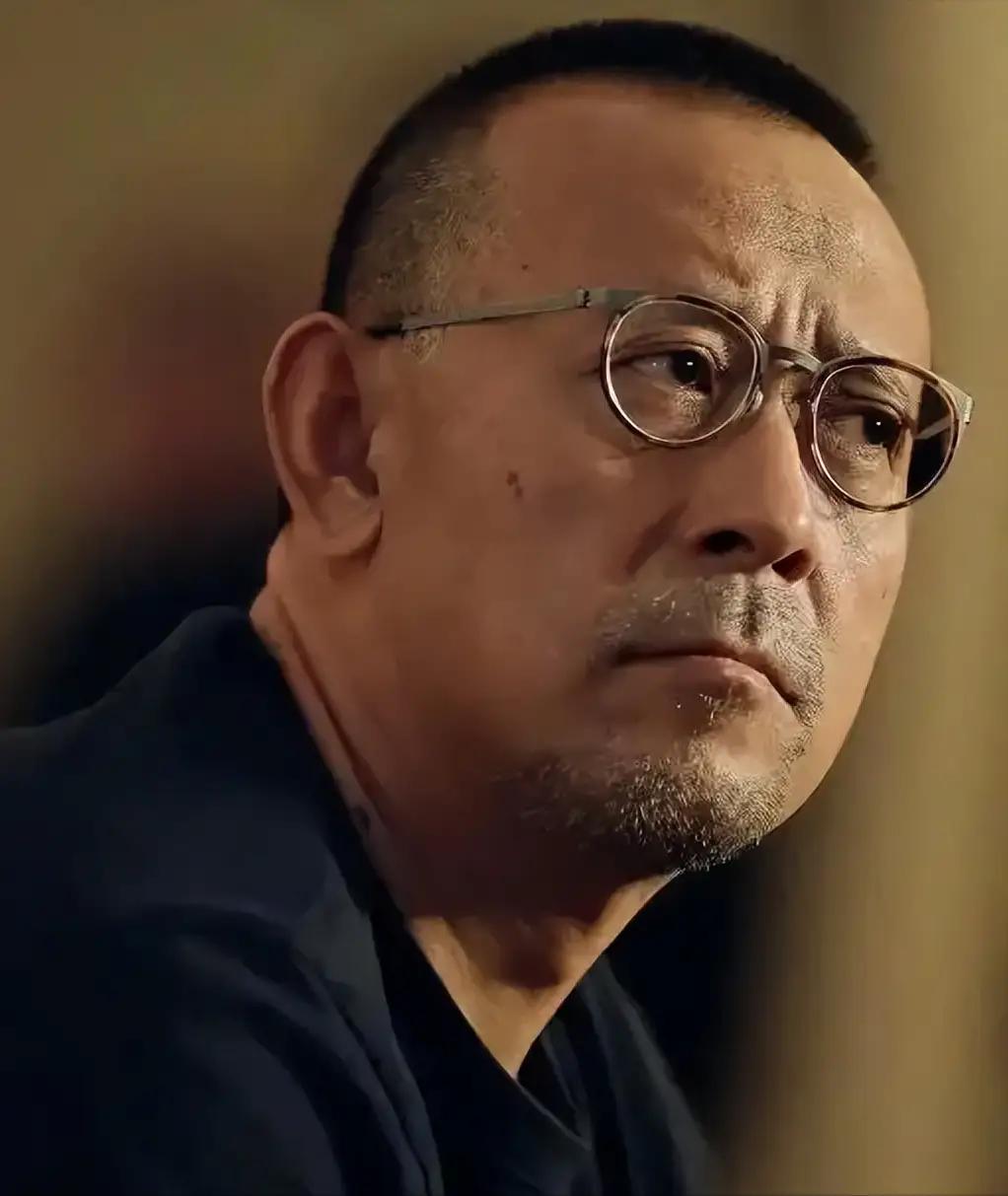 大导演姜文说，有人问我，活的明白不明白，还有啥看不透的，其实我也没活明白，没有几