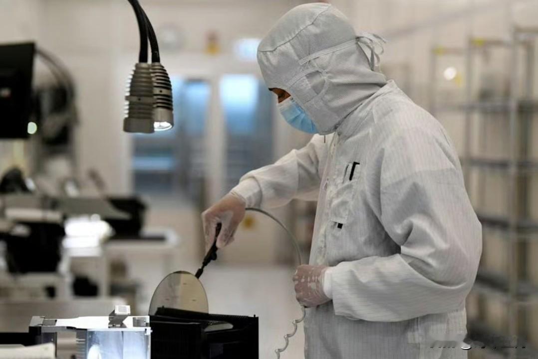 【中美峰会后，荷兰面临放弃对Nexperia控制权的压力】

[狗腿子因为跟太紧