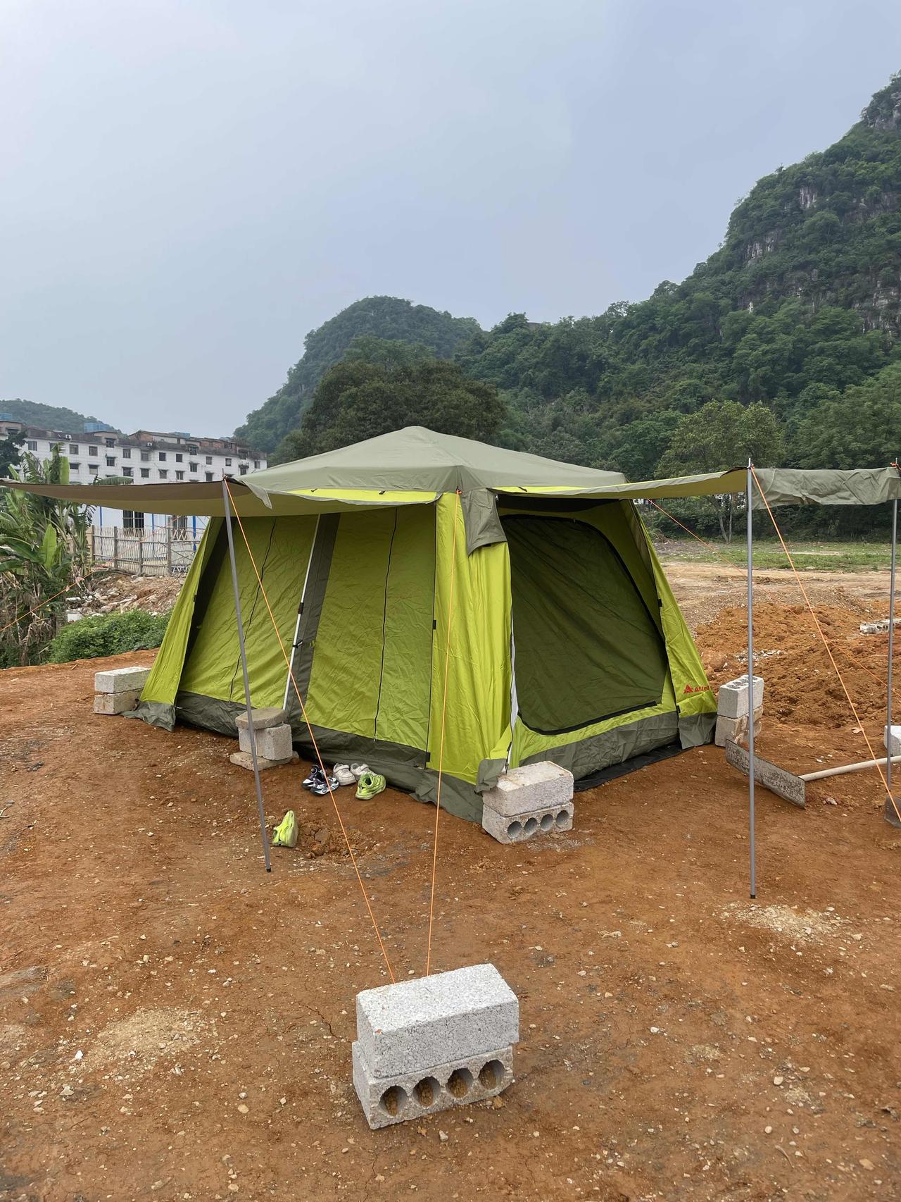 在柳州园林科技园后面的农家小院正在建设中，后期可以烧烤、露营、团建、游泳、唱歌、