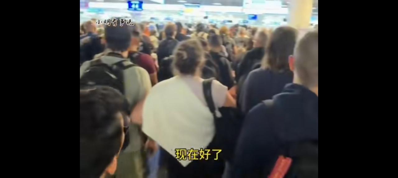 半个月了，那些滞留日本的游客怎么回来？
航班停飞，大包小包裹的喷血购物已成了累赘