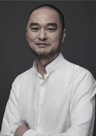 “身家上亿” 的北京协和医学博士冯唐，再次抛出惊人 “言论”，他说：“没事不要和