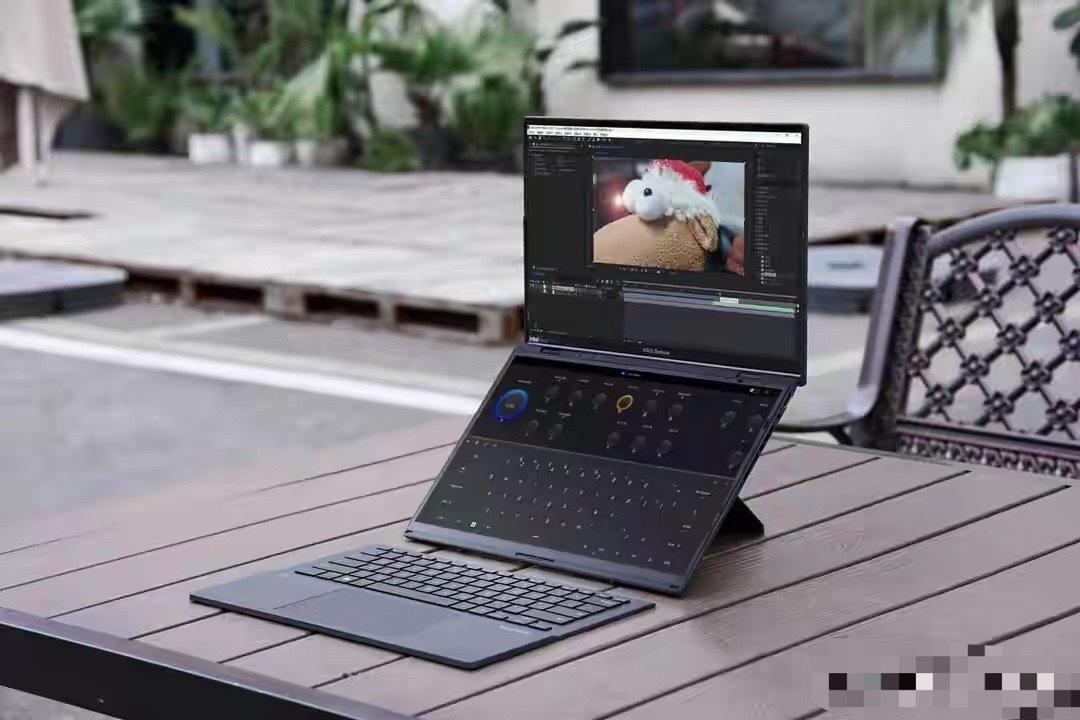 微软Surface Pro12商用版：5G加持，配置大升级 