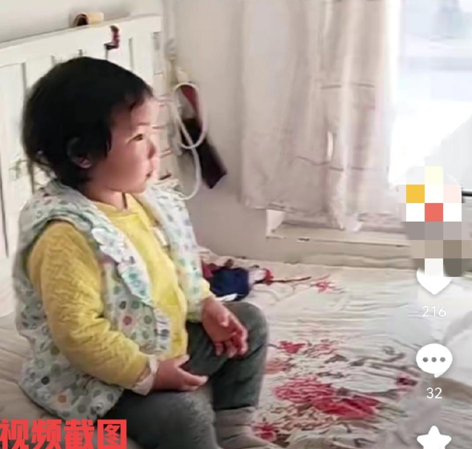 有家姥姥担心外孙女眼睛近视。

姥姥同时又担心孩子无聊，让孩子没事看看电视消遣，