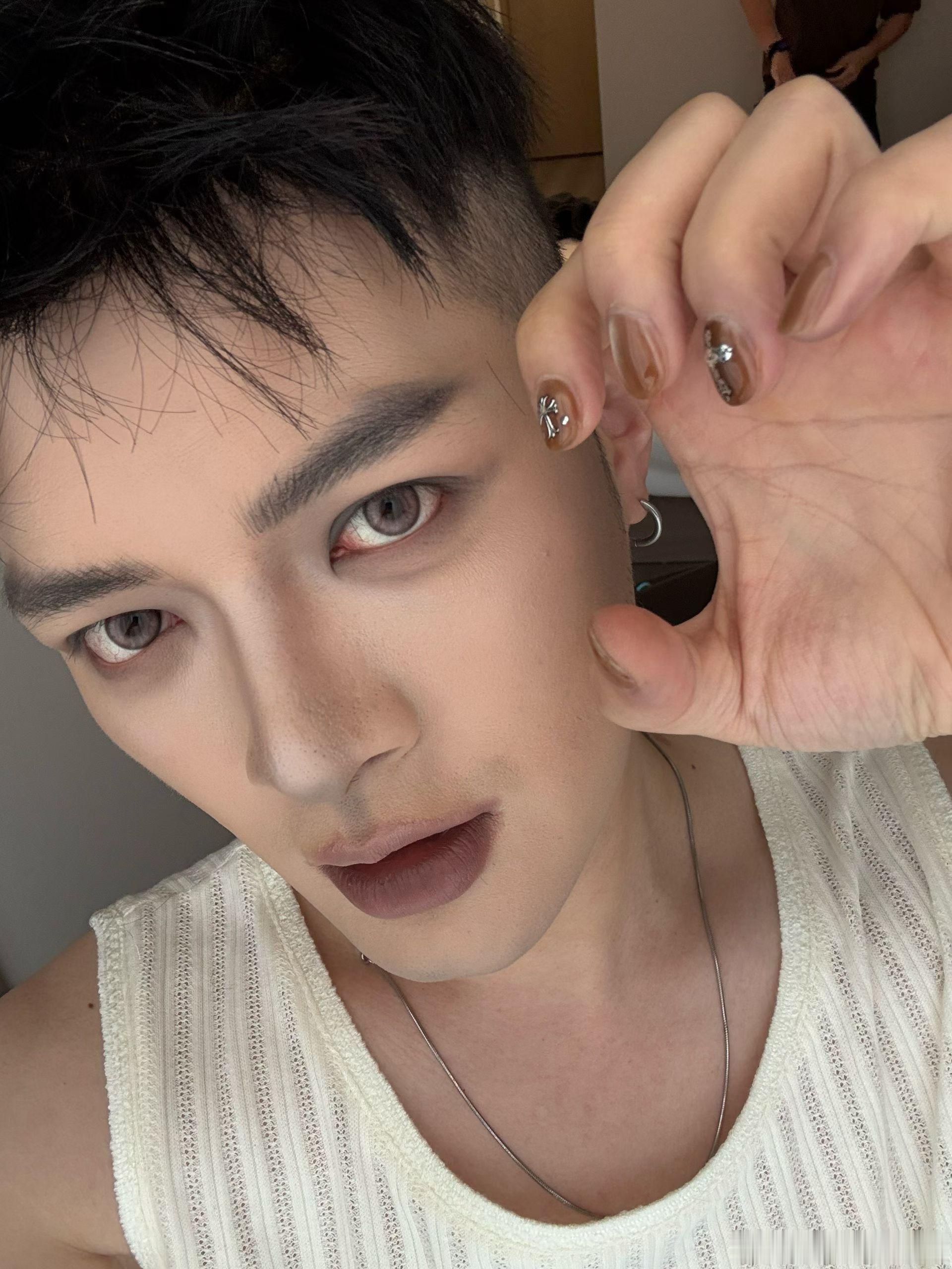 睡觉的权威性我后知后觉睡眠很重要，睡不好整个人都完了，男生要想睡好觉，就得有个好