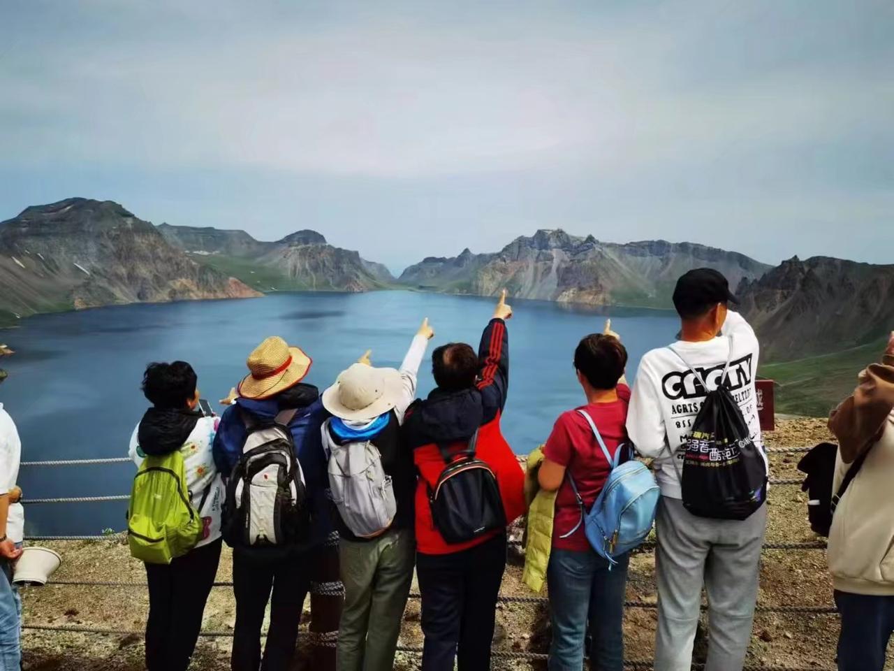 重点提醒！长白山南坡看天池，一定要提前预约门票！南坡每日限流，名额紧张，提前在“