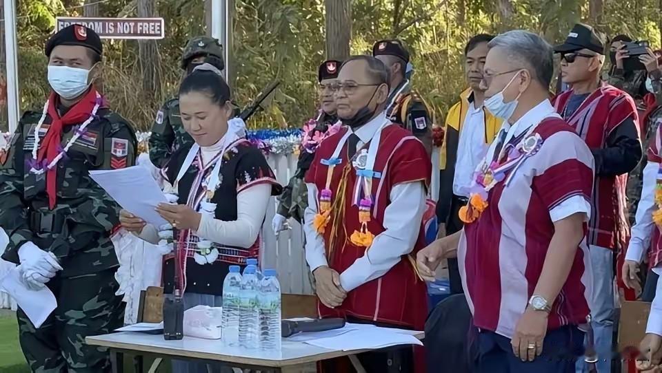 国足的排名又要下降一位了？电诈保护伞摇身变“建国元勋”，剧本堪比网剧：一边是克伦