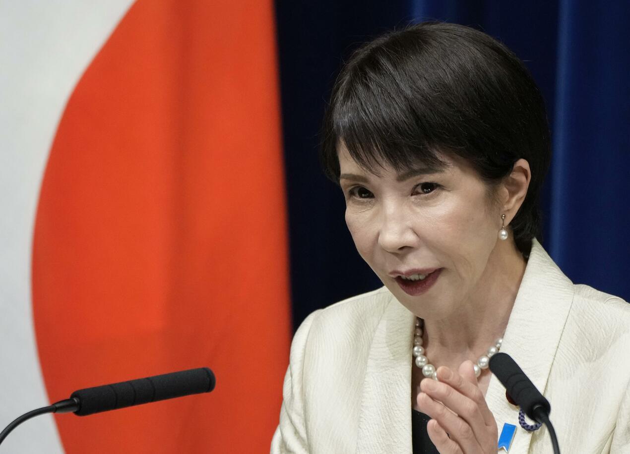 果不其然，日本警方连夜审理，村田晃大改了口供，不是刺杀是自杀

日本读卖新闻对3