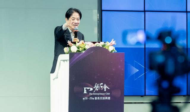 赖清德重启核能，绿铁粉崩溃，但选举仍会含泪挺民进党？
赖清德提出核二、核三将送重