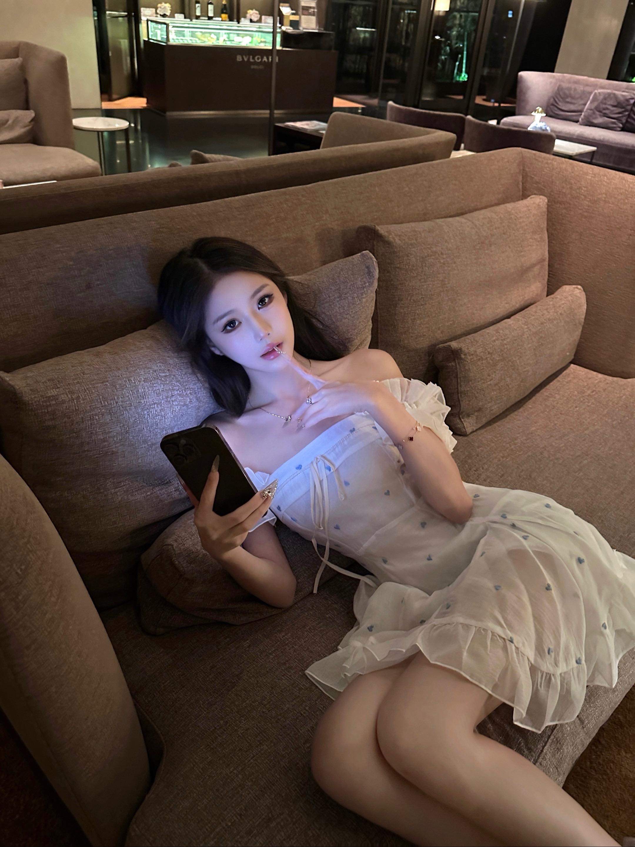 第一颗纽扣就错了 却总是到最后一颗才发现。