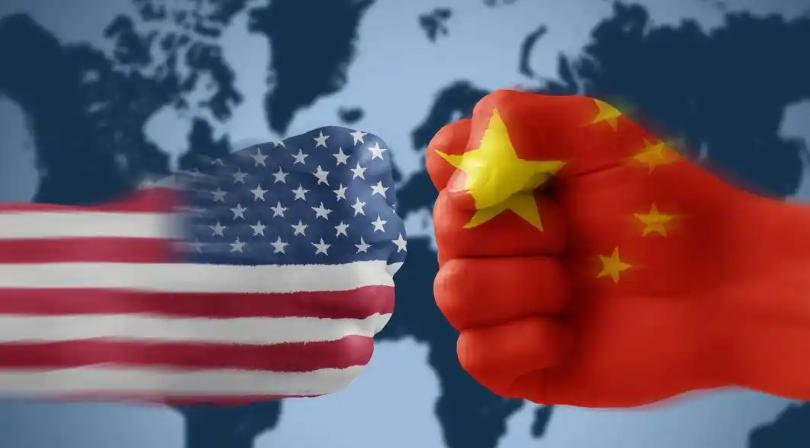 特朗普为了中期选举，彻底撕下了外交遮羞布，对华包围圈的构建不再是暗箱操作，而是招