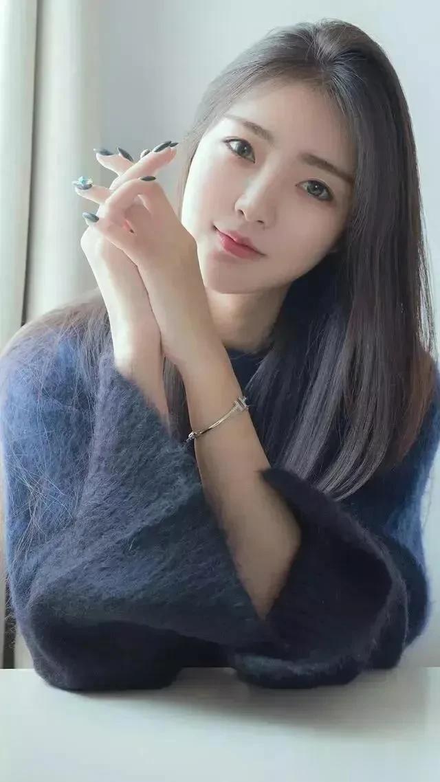 我叫张雪，今年38岁，单身女人一枚，没有谈过恋爱，没有碰过男人，连手都没有牵过，