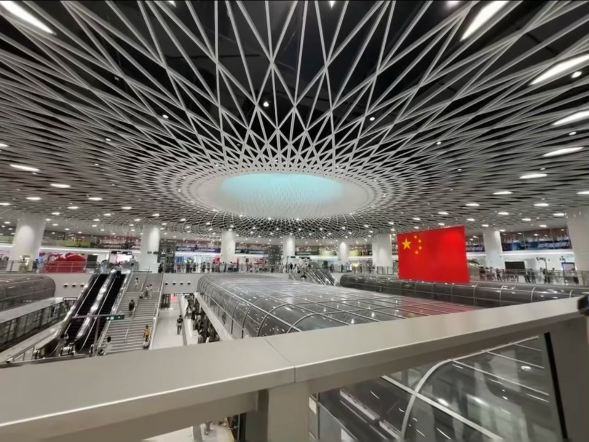 突然觉得地铁好牛大多数城市地铁几乎永远无法通过票款收回建设与运营成本，但其核心属