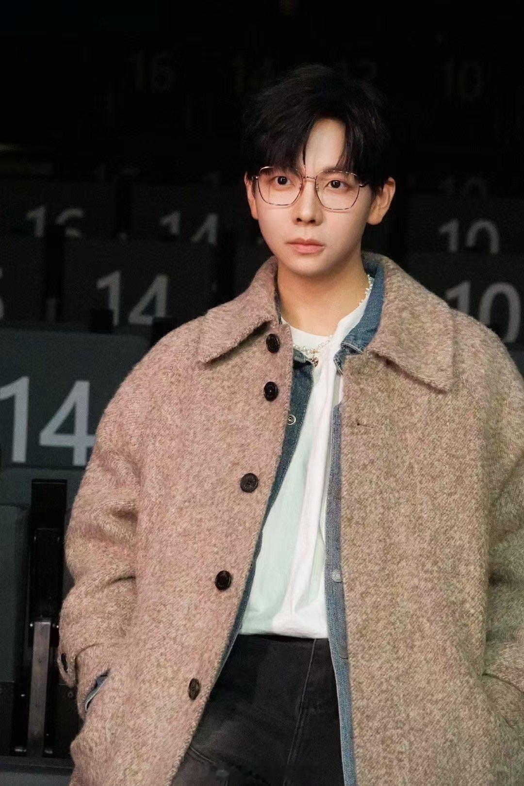 胡夏唱恰似你的温柔好有味道 听胡夏唱《恰似你的温柔》，就像在洒满月光的夜晚漫步，