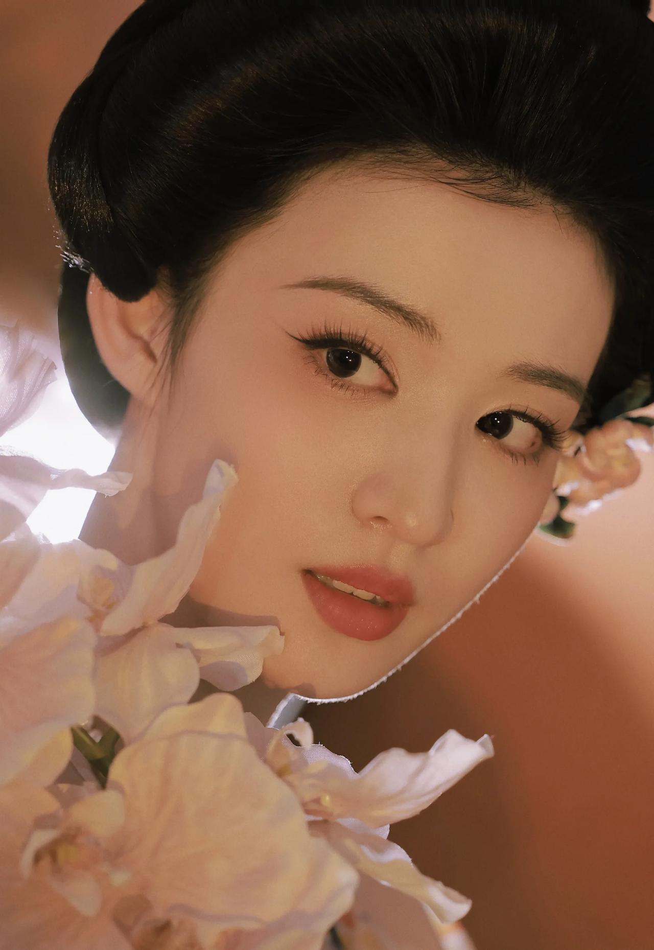 王楚然古装美图分享王楚然演技 王楚燃吊带裙 王楚然清唱 王楚然和平精英 王奕然 