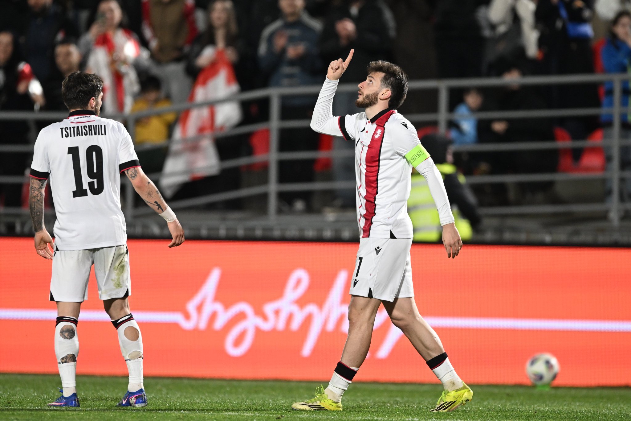 巴黎圣日耳曼  是队长呀巴黎圣日耳曼