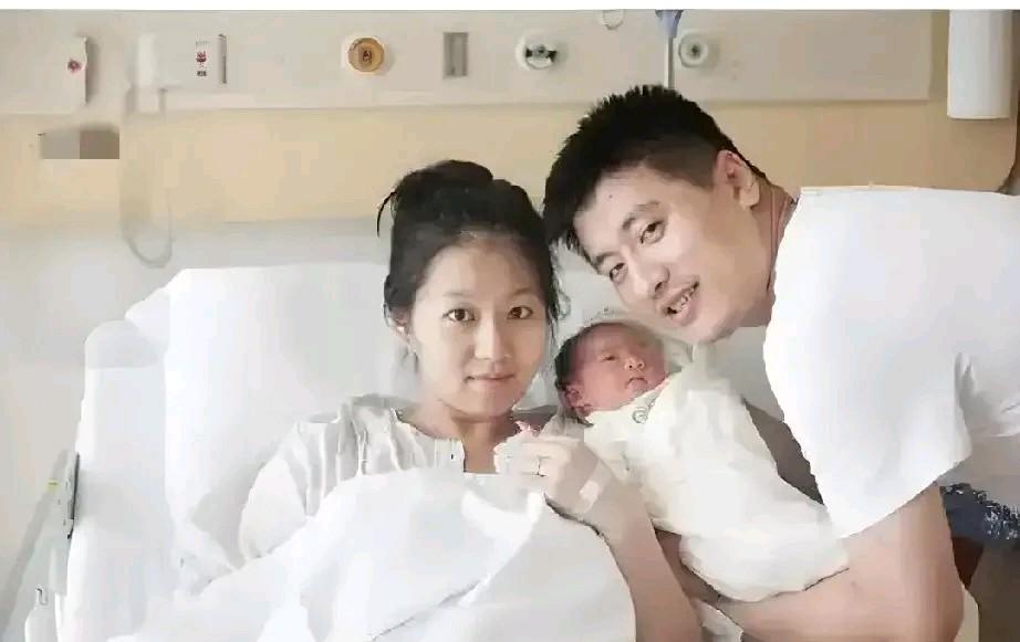 张雪峰基本财富自由了，为何只有一个女儿，并没有生二胎、生三胎？

众所周知，张雪