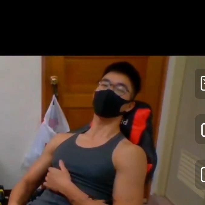 so🍚眼镜肌肉男，放假在家玩乐高