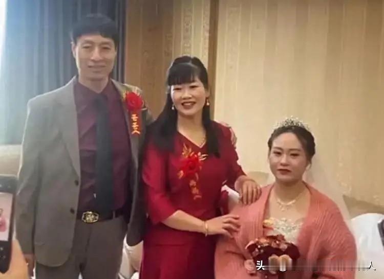 跨省探女遇冷，重男轻女不该伤了亲情

安徽一对夫妻开16小时车赶到福建，就为看望