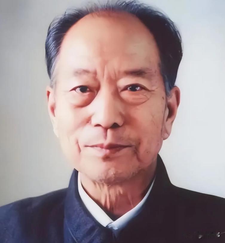 他判刑13年至死未平反，10万人送行墓前立百碑，百姓说不能忘了他。2004年5月