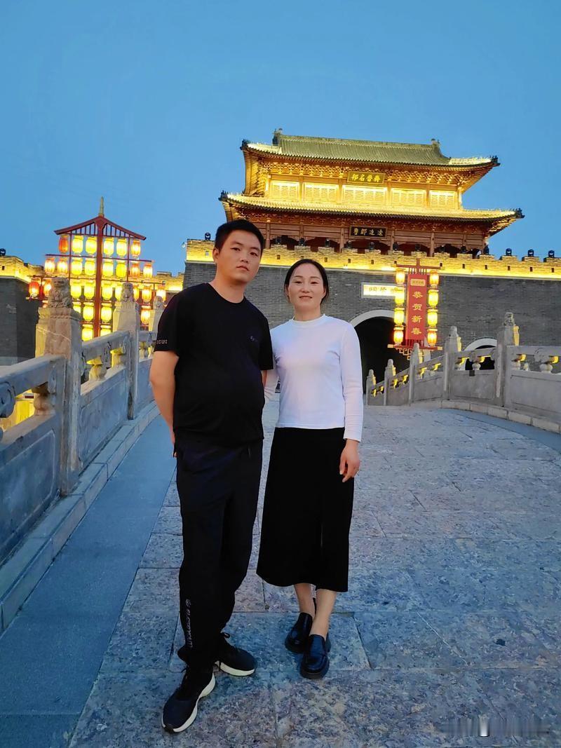 能达到 60 分，就千万别离婚。

不家暴（10分）
工资按时交（10分）
不出
