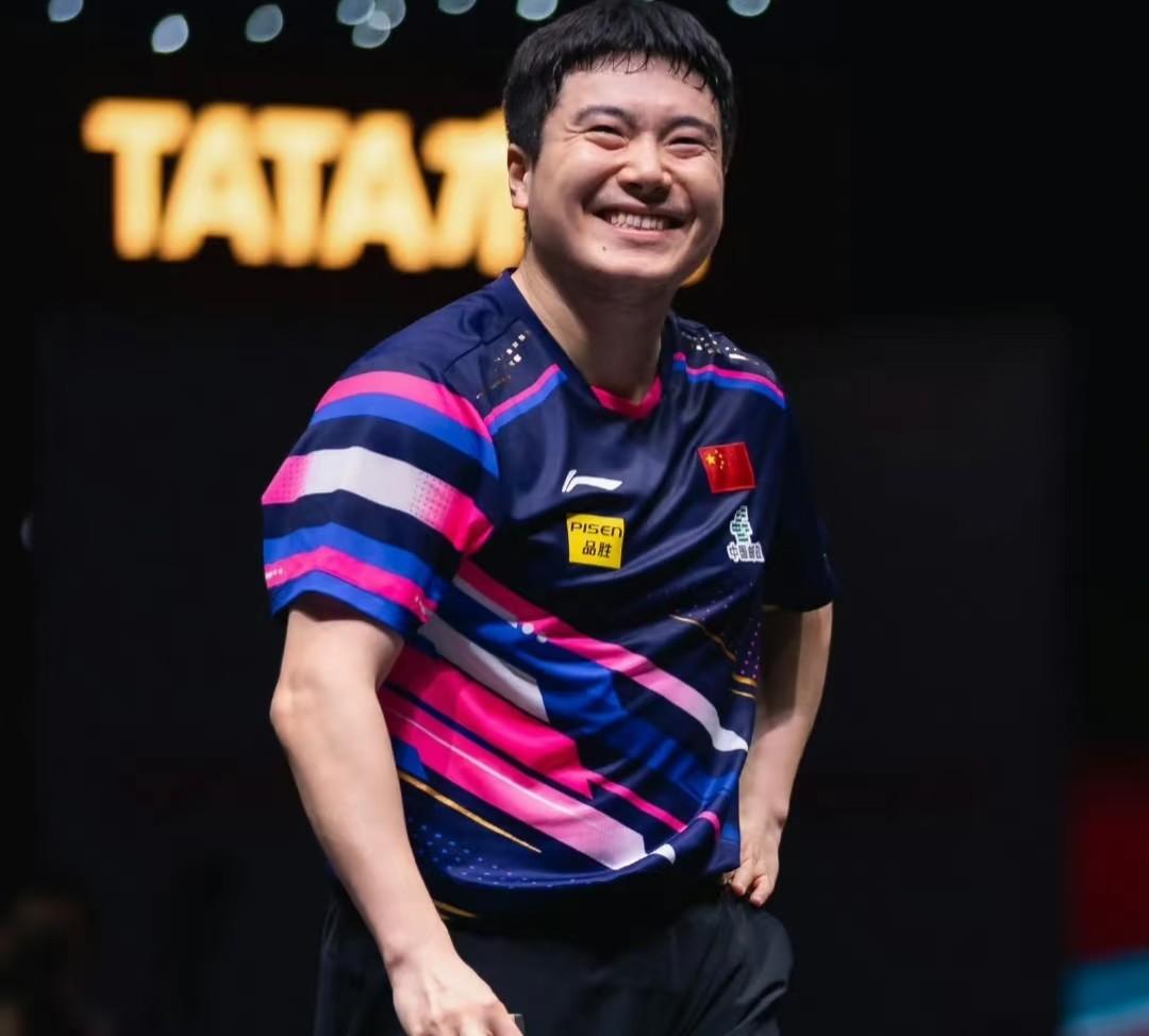 这一夜估计最闹心的

不是梁靖昆本人

也不是球迷朋友们，而是河北队的教练，毕竟