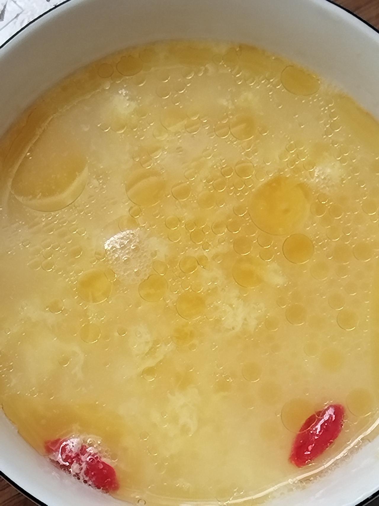 每天早上冲一个鸡蛋🥚，三个月后你会发现自己的身体发生很大的变化，不信试试看。