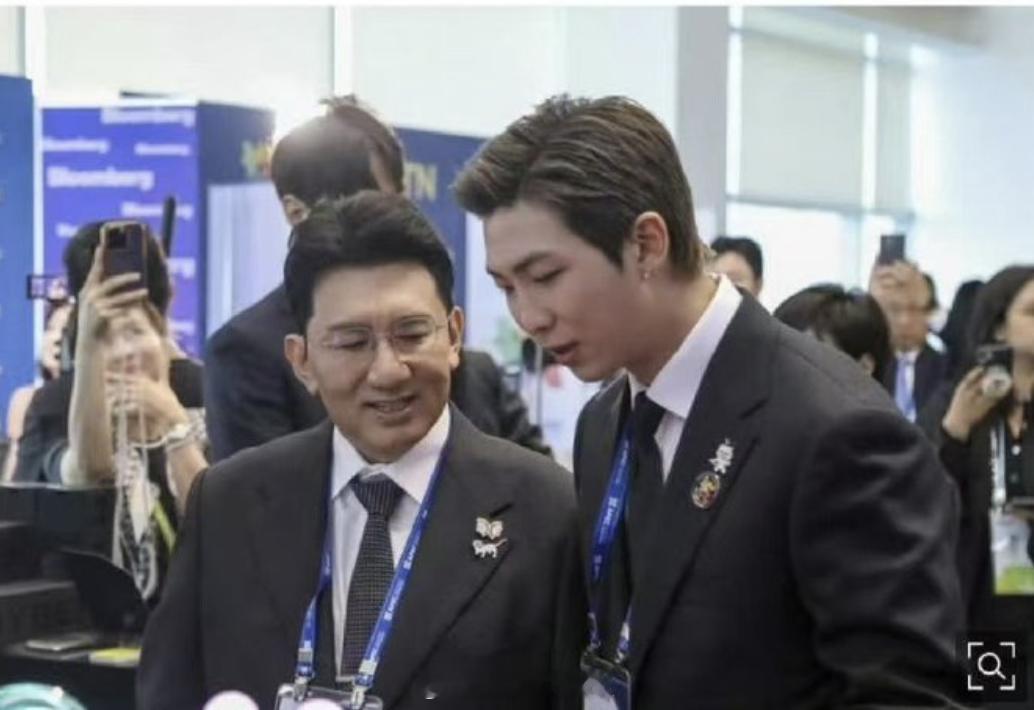 这是方时赫？？果然人瘦了才知道底子有多... ​​​