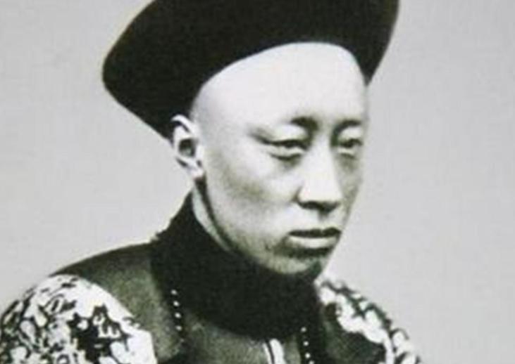 爱新觉罗·肃顺，一位曾高居权力巅峰的满清贵族，其一生的落幕在1861年以一种极为