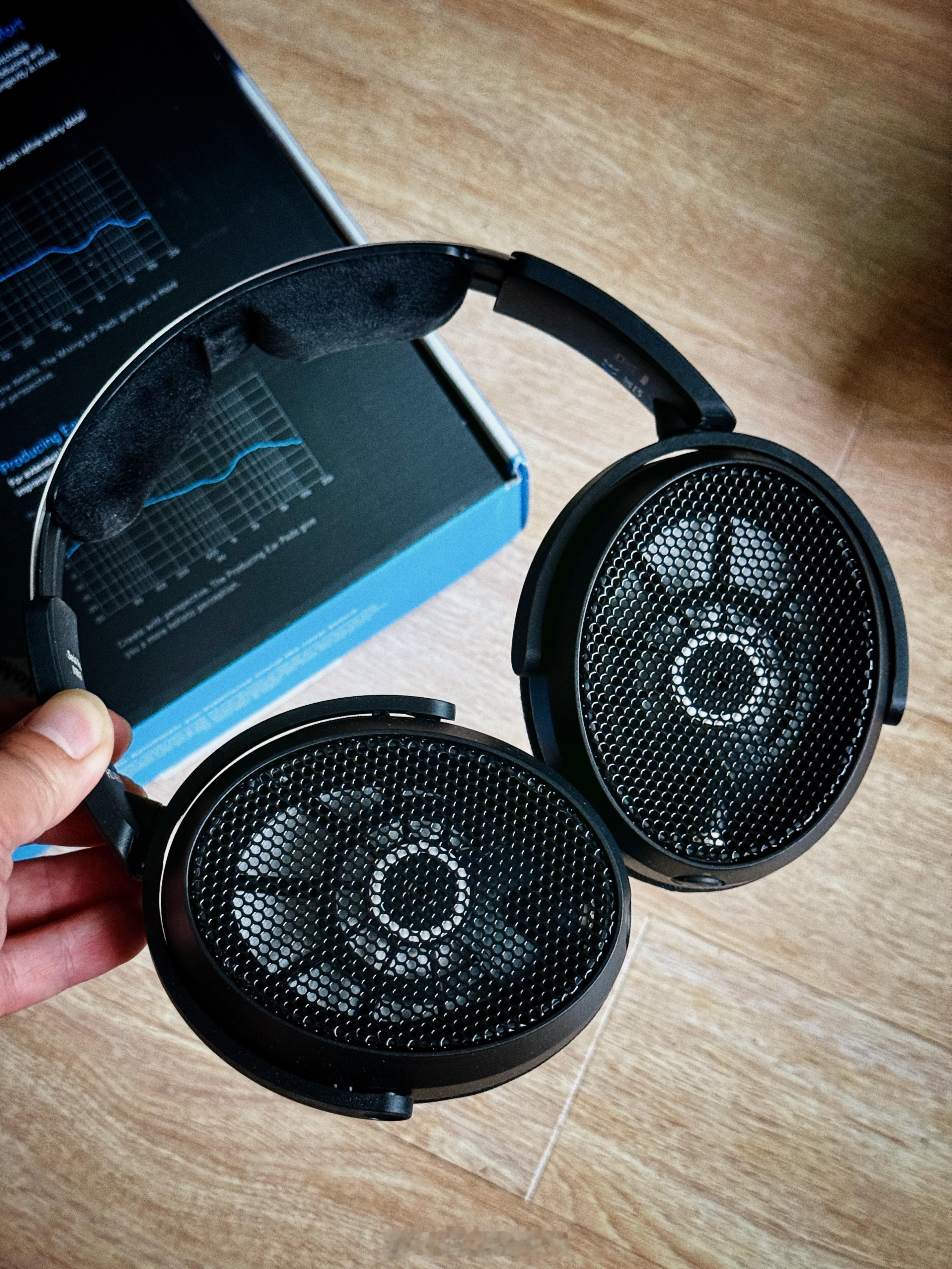 新耳机到啦，PRO一下嗯嗯[坏笑]耳机发烧友[超话]闲来无事开开箱[超话] ​​