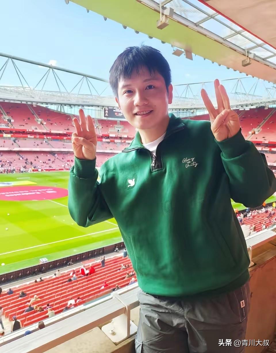 樊振东为啥转会杜塞尔多夫？
你以为樊振东频繁的在足球，棒球跨界互动，
只是在玩吗