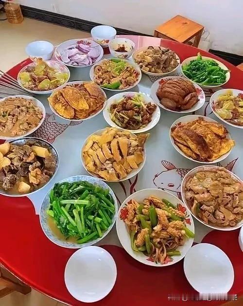 过年最想念的那一口，因人而异。对我来说，是老妈做的红烧肉。每到过年，那色泽红亮、