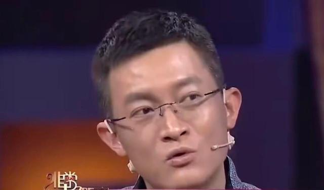 2021年，演员杨志刚说，我每次去郭靖宇家，都得喊我的亲生妈妈叫大姑，她就晚上偷