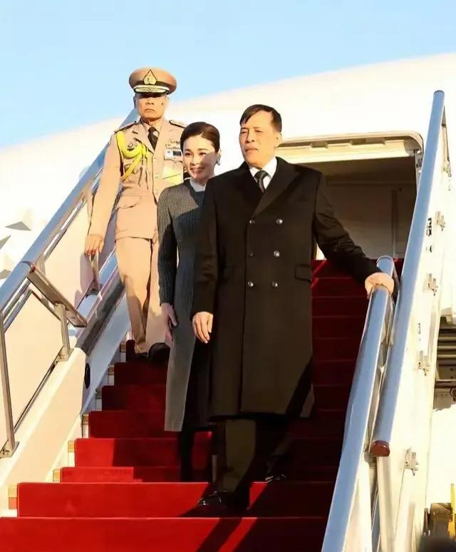 什么是百年之大变局，泰王来访就是这句话的具象化。
泰王拉玛十世这次来访，是两国建