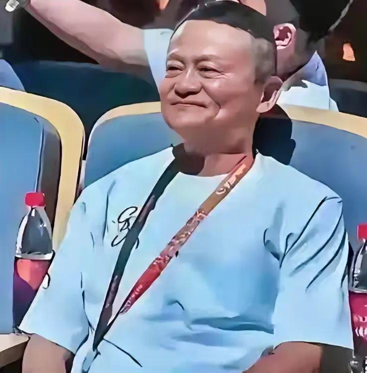 结论先说：人已经回国、在国内频繁露面，但不是“官复原职当老板”，而是精神+战略层