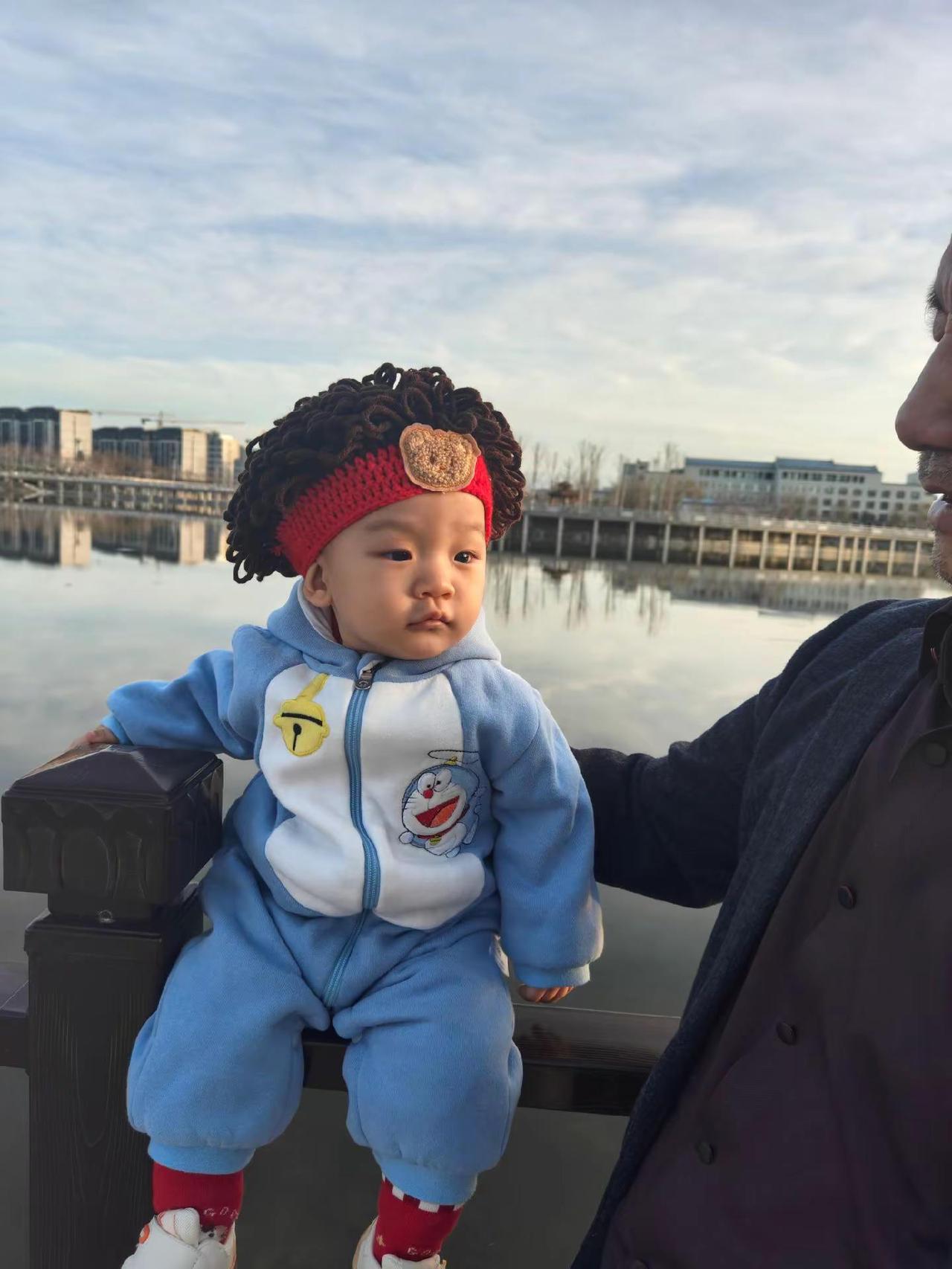 帅气的小男孩！