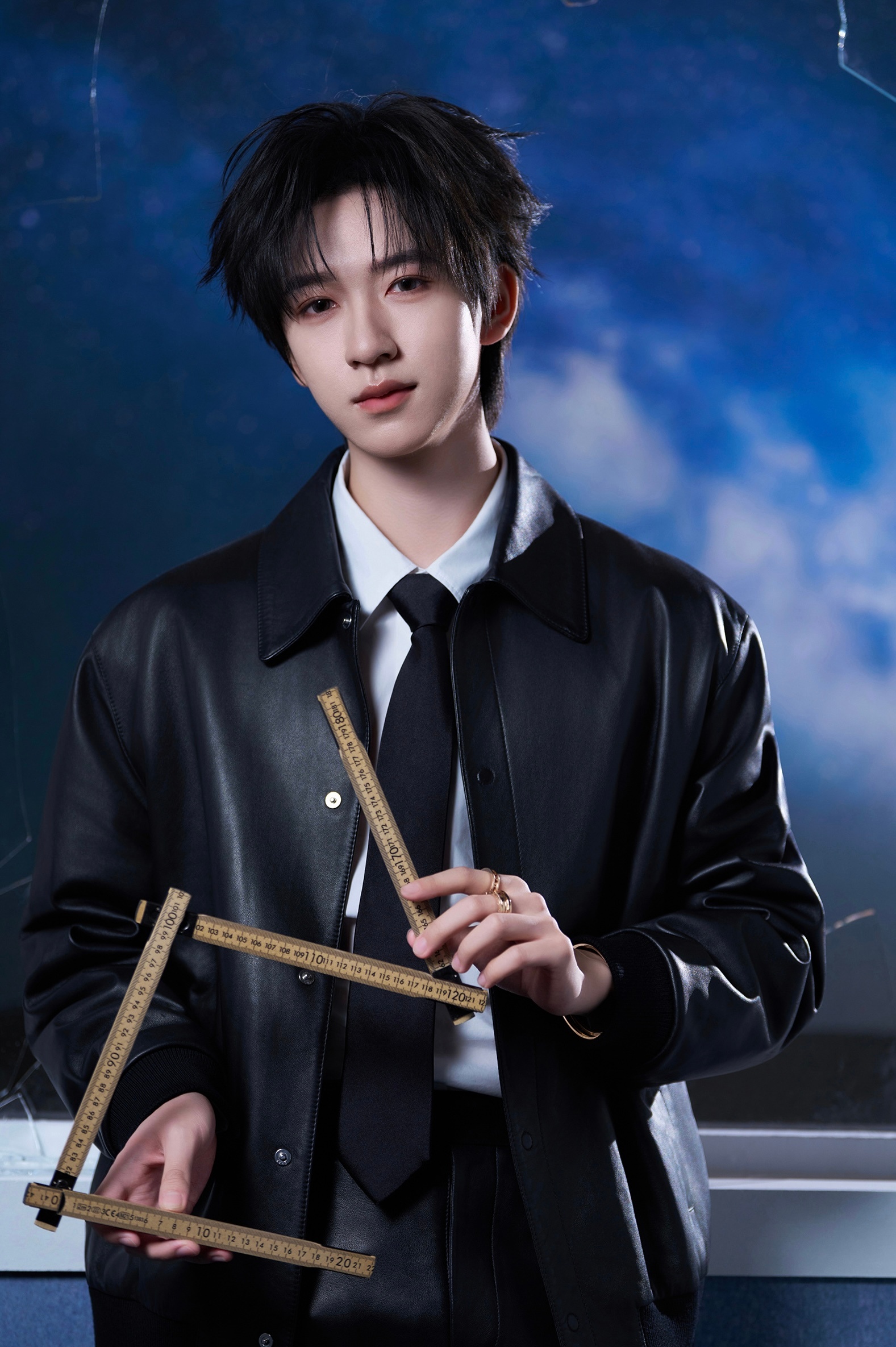 贺峻霖 × 微博之夜 今日微博之夜造型，小贺身穿FENDI 2026早春度假系列