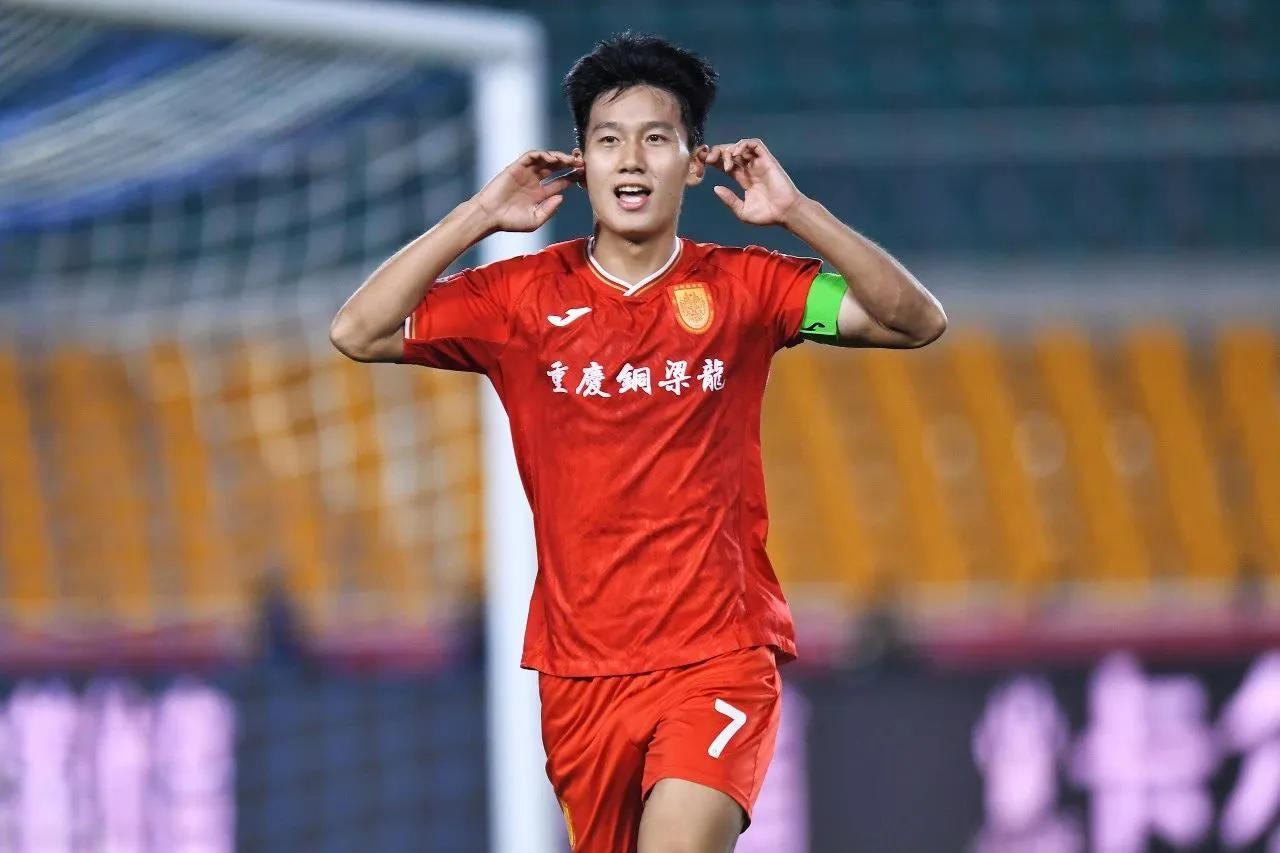 重庆铜梁龙取得中超首胜！本场比赛还有一个隐藏的功臣！
在中超第二轮的比赛中，重庆