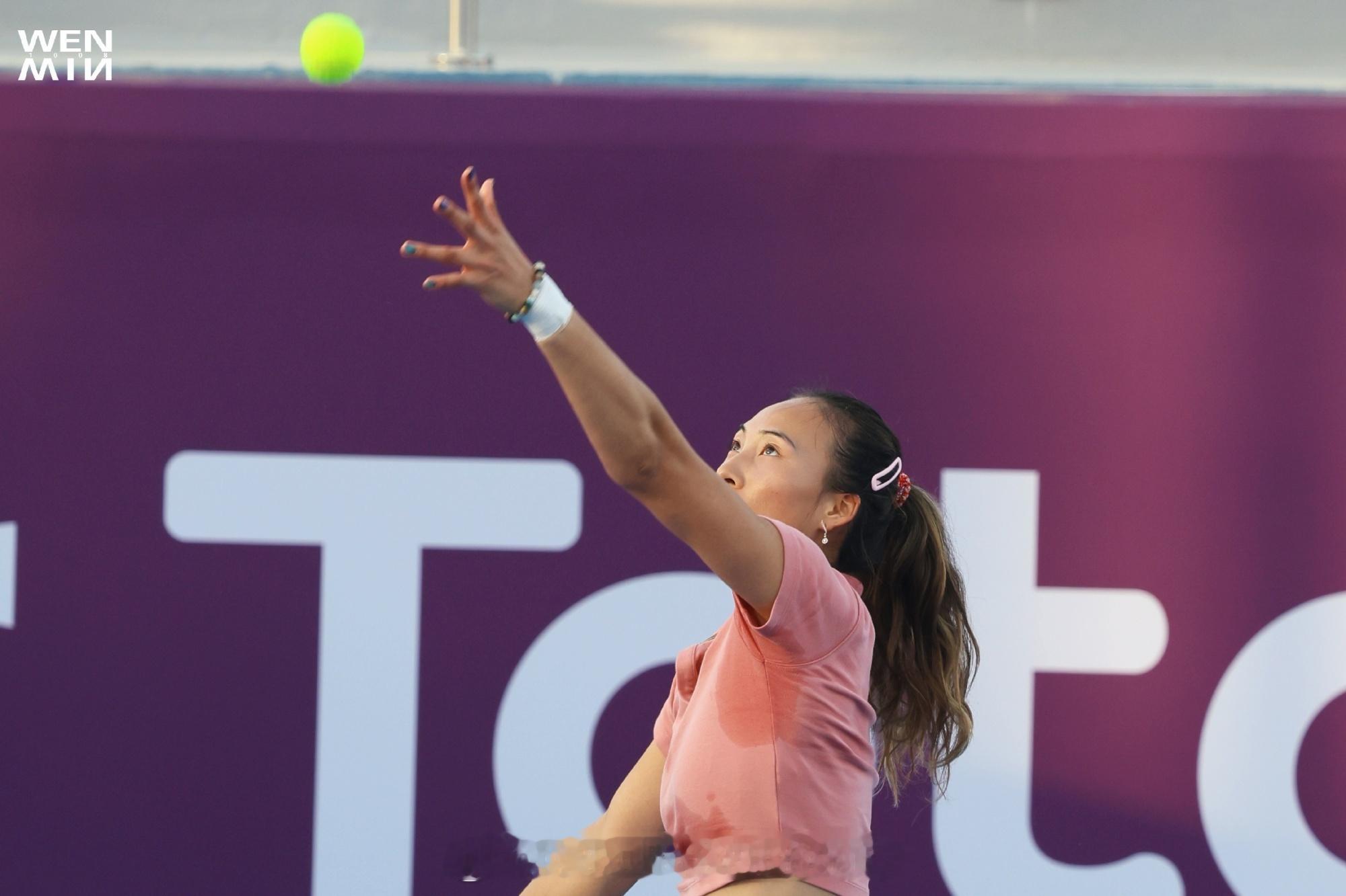 多哈2月3日钦文训练照🔥前方拍摄郑钦文的郑在进行时网球wta