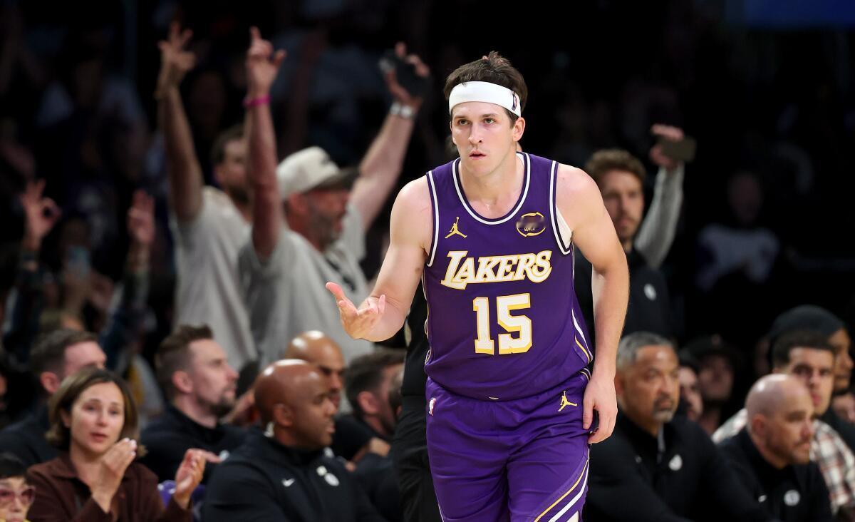 雷迪克和乌度卡还是太相似了。系列赛G2杜兰特复出，乌度卡让他打了41分钟，即使下