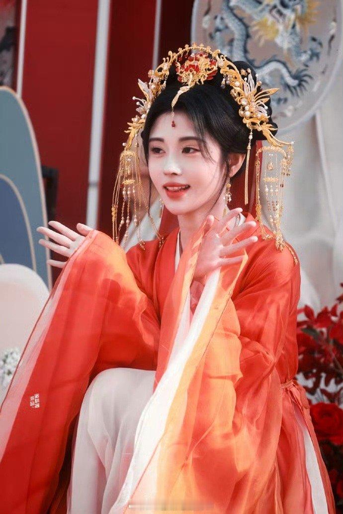 #鞠婧祎千香杀青路透图#哇哇哇哇哇哇。等不及要追剧了啊！看到鞠婧祎在电视剧《千香