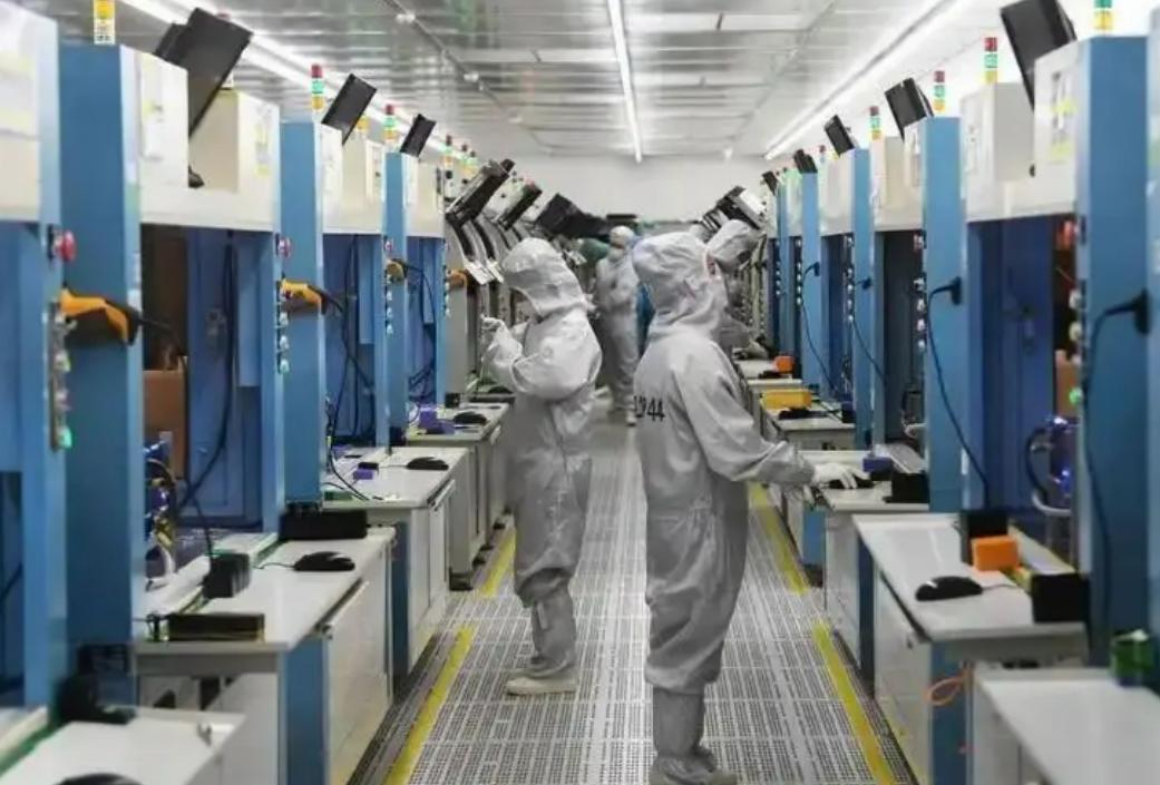 中国芯片突破！首条二维半导体产线贯通，2029年挑战无EUV的5nm工艺🔥

