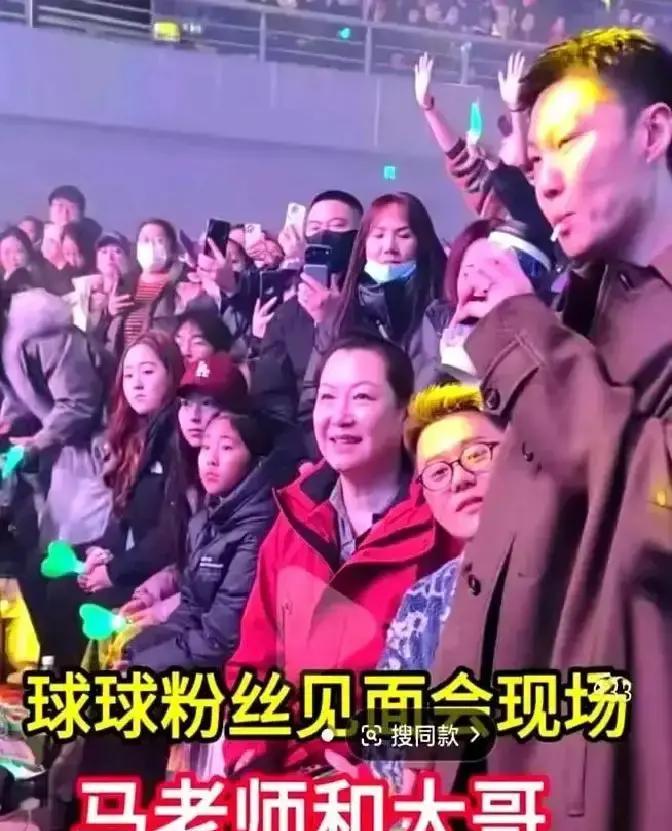 球球直播带货翻车，把59块的面膜说成原价599。

粉丝截图一对比，旗舰店标价就