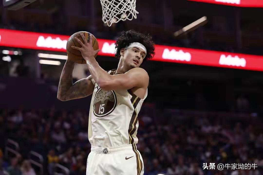 勇士球迷别只盯着库里和巴特勒啦，桑托斯或许会是新赛季最大的惊喜，他才是勇士的依靠