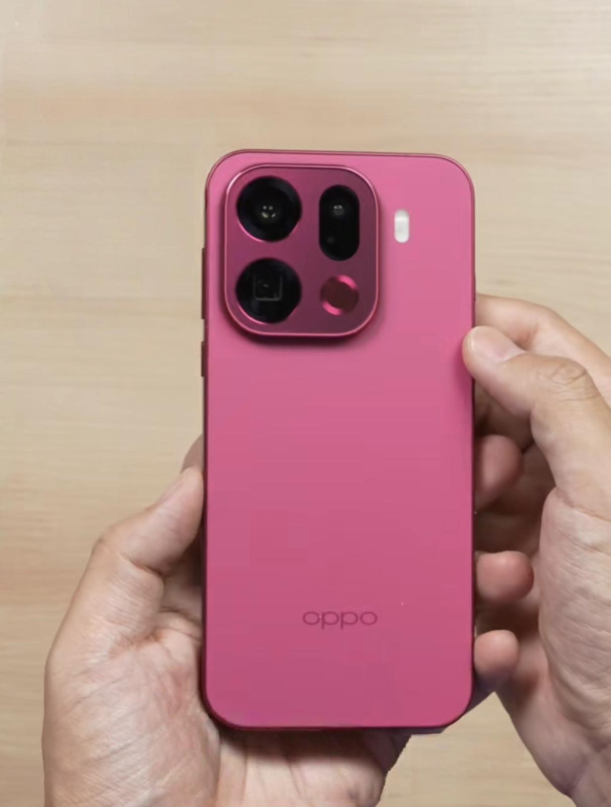 OPPO Find X9 粉色太好看了
图源：钟文泽