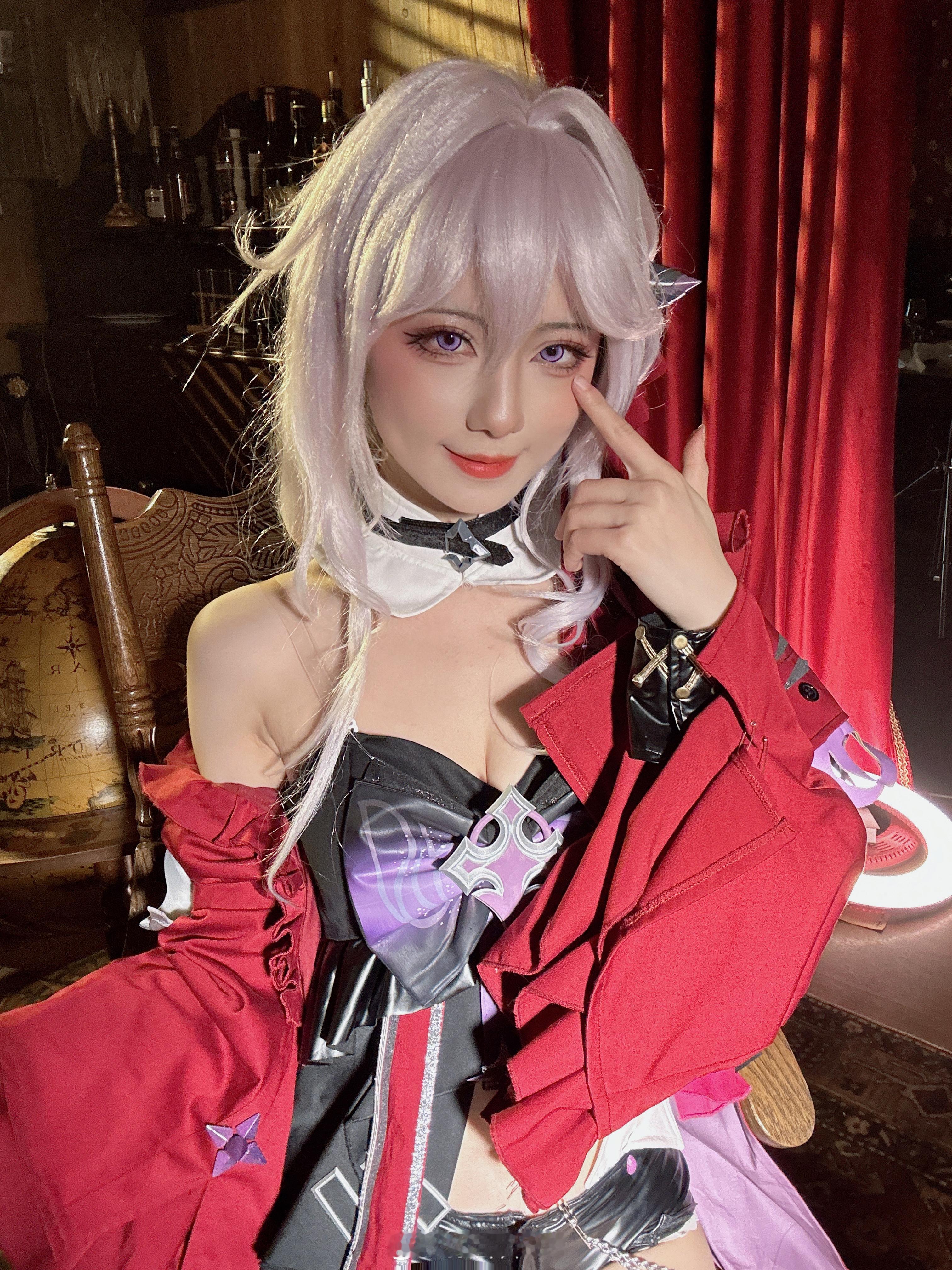 #崩坏3官方[超话]##瑟莉姆##二次元cos大赏# 来啦来啦！好喜欢瑟莉姆哦[