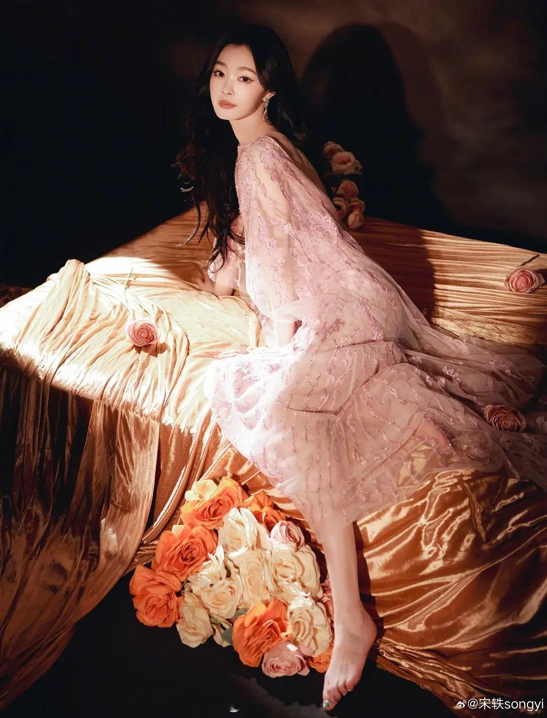 这是宋轶的情人节物料吗白敬亭 宋轶